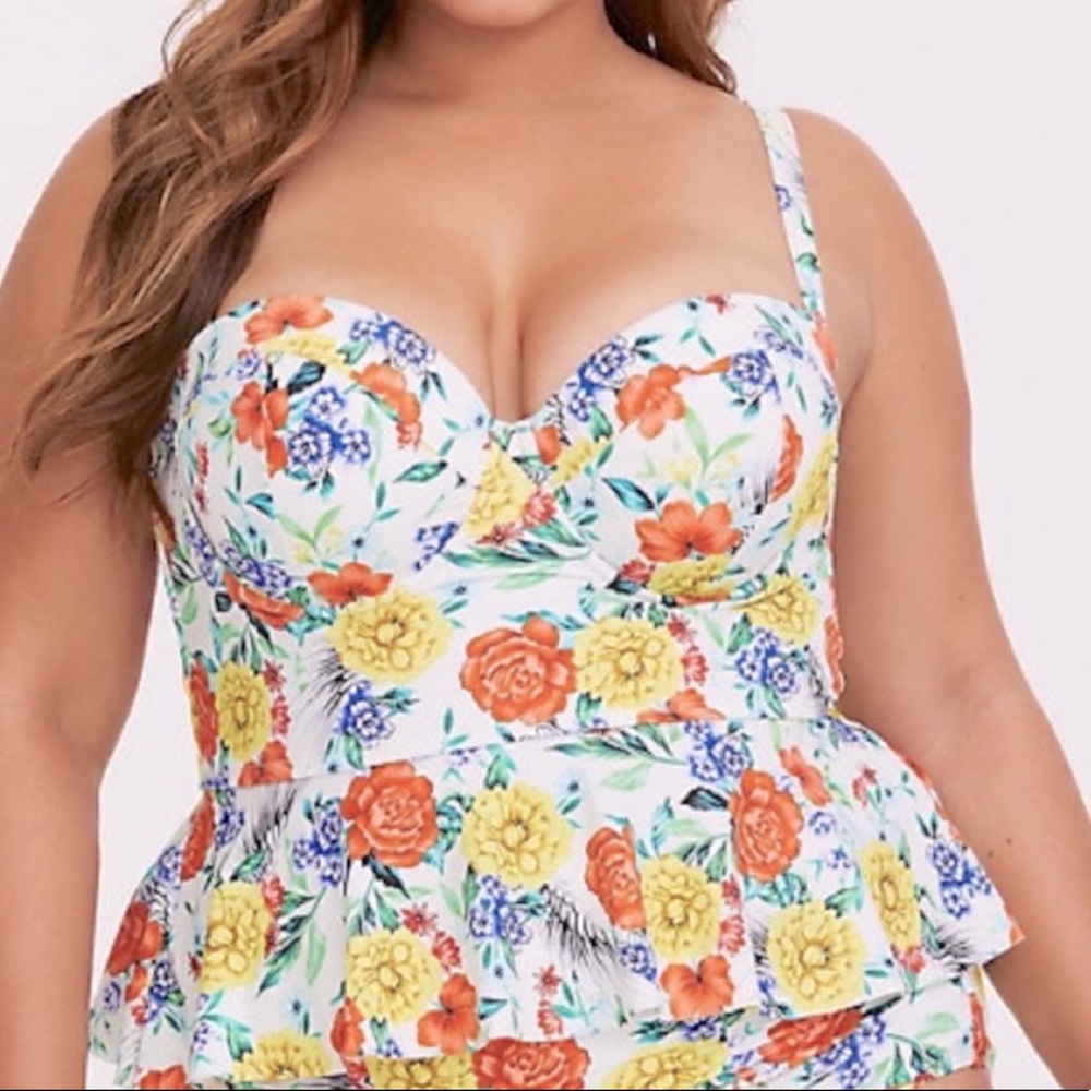 NWT Torrid Peplum Tankini Top 👙
